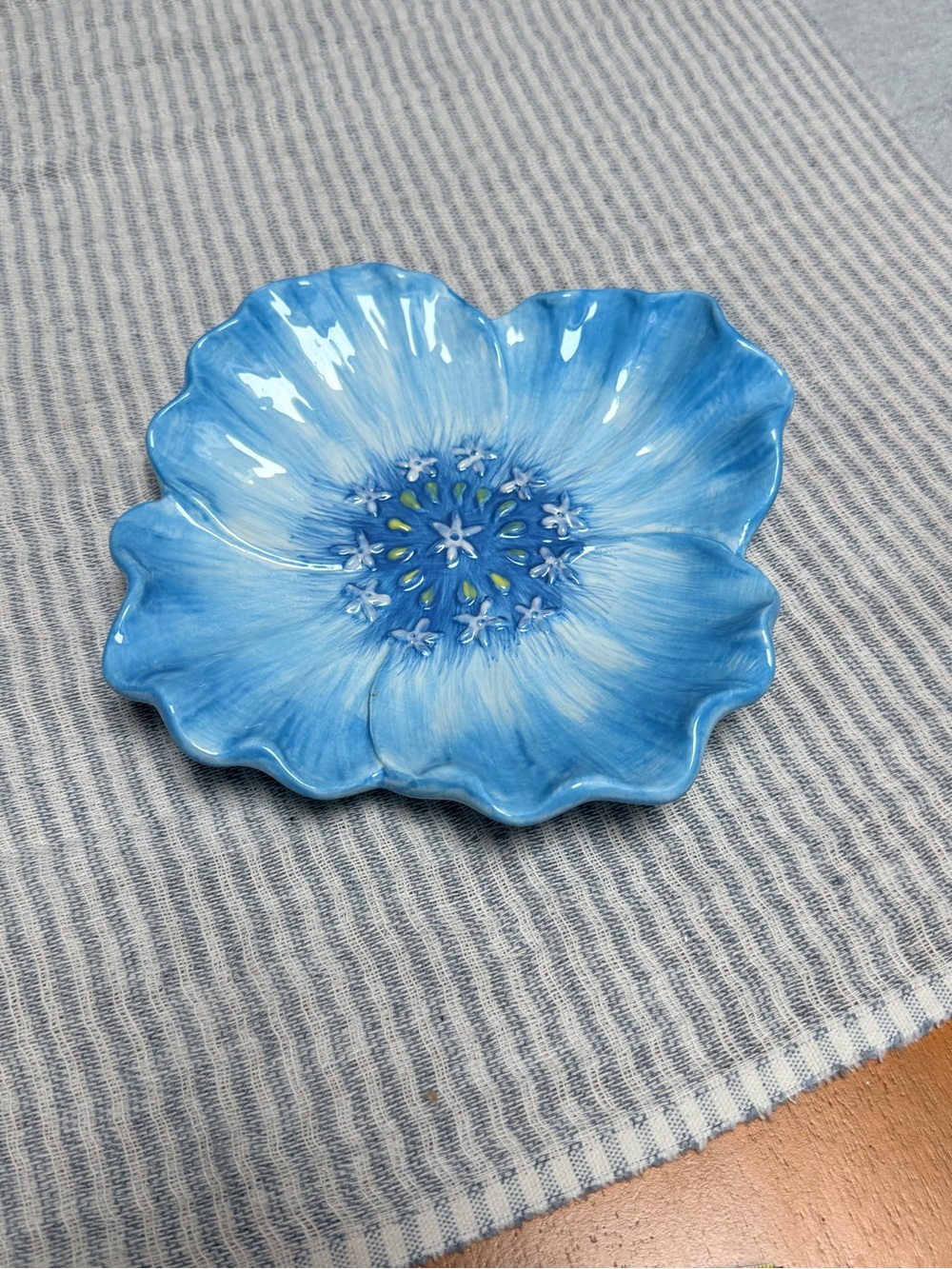 Pier 1 Imports Blue Poppy figural dolomite dish